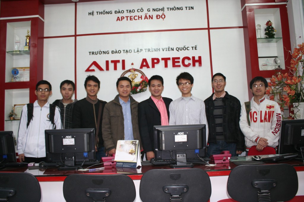 Lập trình Website: Cánh cửa rộng mở cho tương lai rất gần